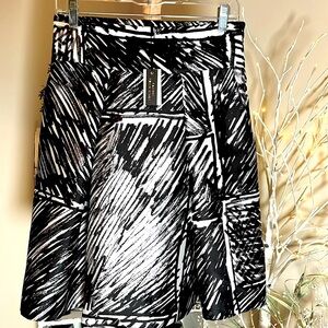 💙NWT MILLY 6 Beuatiful modern pleated black/white midi skirt.Exquisite structure